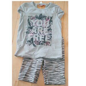 Boboli t-shirt and zebra short leggings size 6